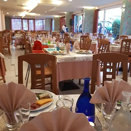 拉宁费雅酒店
