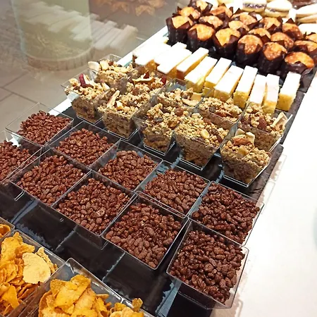 拉宁费雅酒店 3*