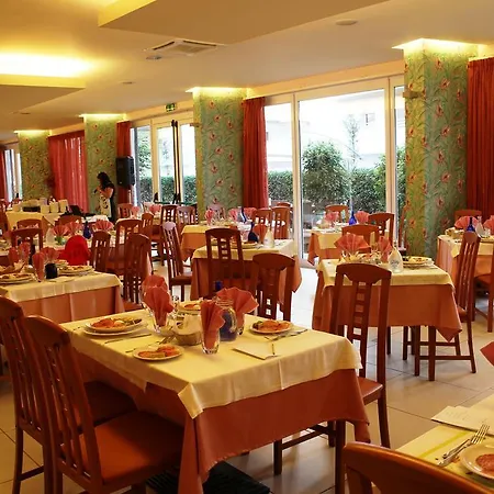 拉宁费雅酒店 3* Montesilvano Marina