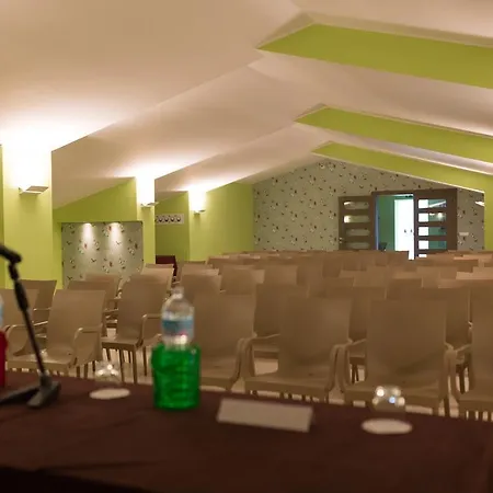 拉宁费雅酒店 酒店 3*