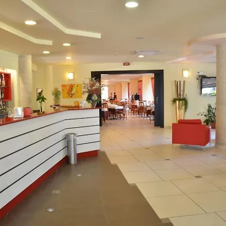 拉宁费雅酒店 酒店 Montesilvano Marina
